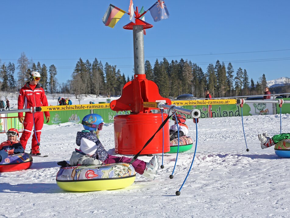 Winterwochenprogramm Bambini "Hallo Tag"  - Impression #1 | © Alpincenter